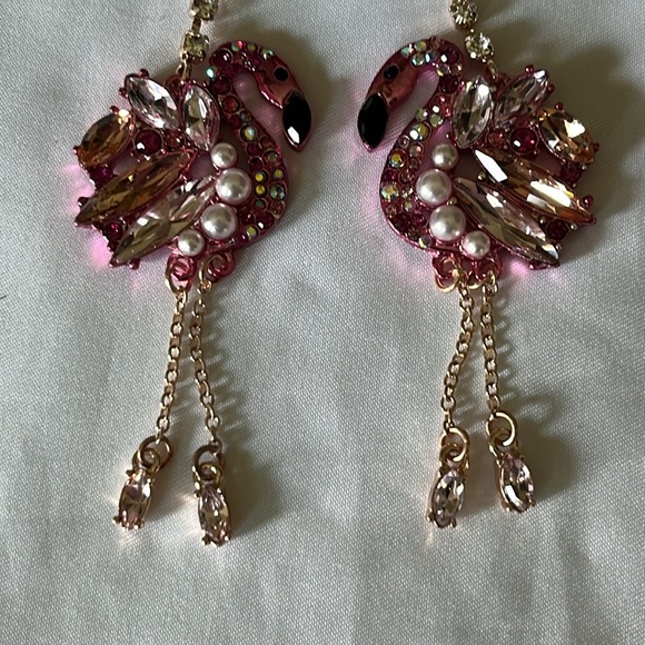 Betsey Johnson Flamingo Crystal dangle Earrings NWT - Picture 6 of 7